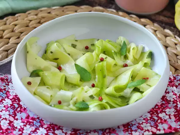 Courgettes marinées : la recette fraîche et sans cuisson parfaite pour l’été