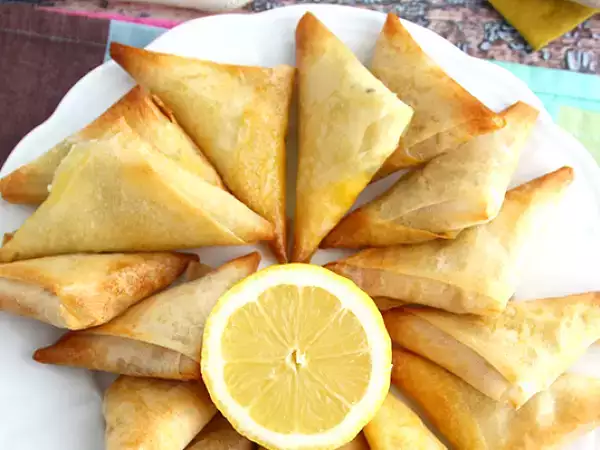 Comment former des samoussas? Notre technique de pliage super simple !