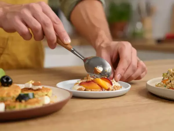 Menu du jour, 7 juillet : mini cakes, salade d’épeautre et tartare de pêches