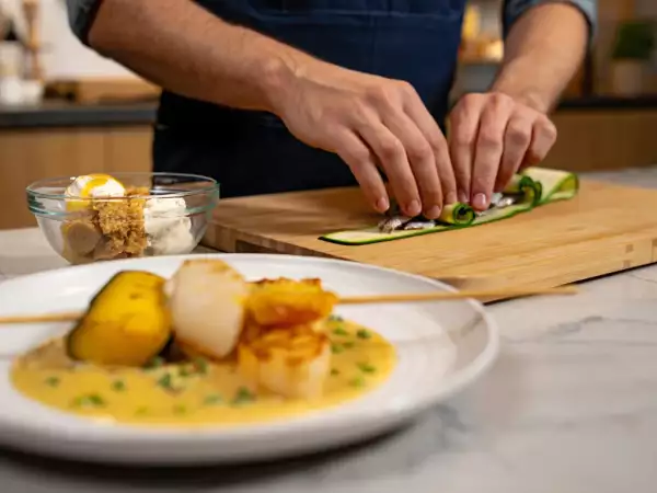Menu sans gluten, 29 juillet : roulés de courgette, brochettes de lieu jaune et glace à la banane