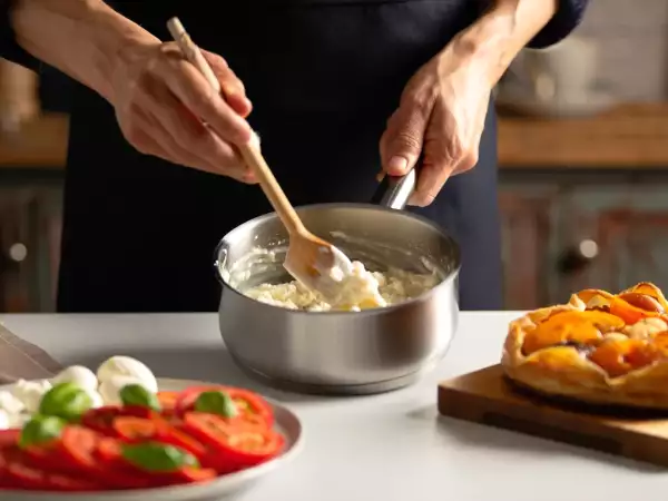 Menu végétarien, 4 juillet : une escapade italienne avec caprese, pâtes crémeuses et tartelettes d'abricots