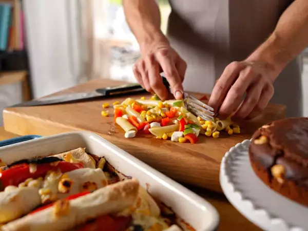 Menu végétarien, 7 juillet : salade de pâtes, enchiladas et gâteau aux noisettes
