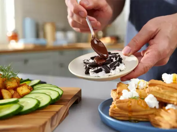 Menu végétarien, 5 juillet : salade croustillante, crinkle cake au chèvre et cookies Oreo