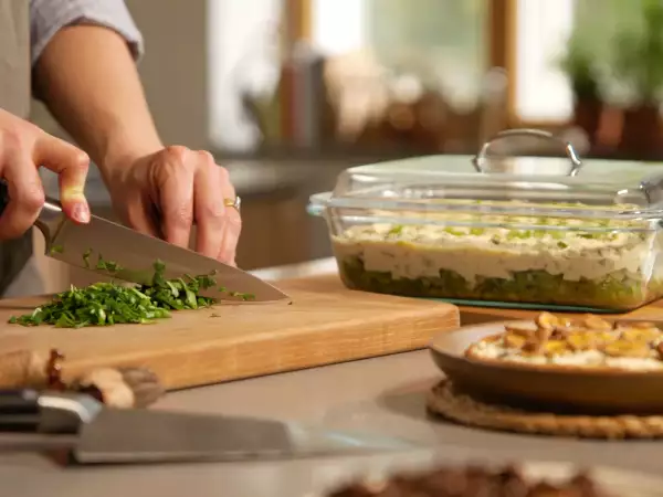 Menu végétarien, 1 juillet : fraîcheur estivale avec salade, terrine verte et cake à la banane