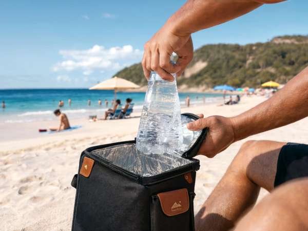 Boissons à la plage: les astuces toutes simples pour les garder fraîches plus longtemps
