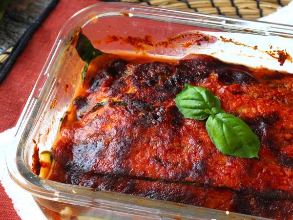 Envie d’un plat fondant sans chauffer toute la cuisine ? Cette parmigiana change la donne!