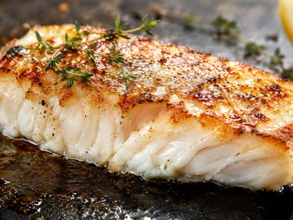 Poisson grillé : l’astuce des chefs pour le rendre plus savoureux sans ajouter plus de sel