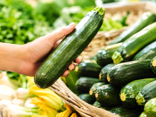 Courgettes au supermarché : les indices faciles pour repérer celles qui sont vraiment fraîches