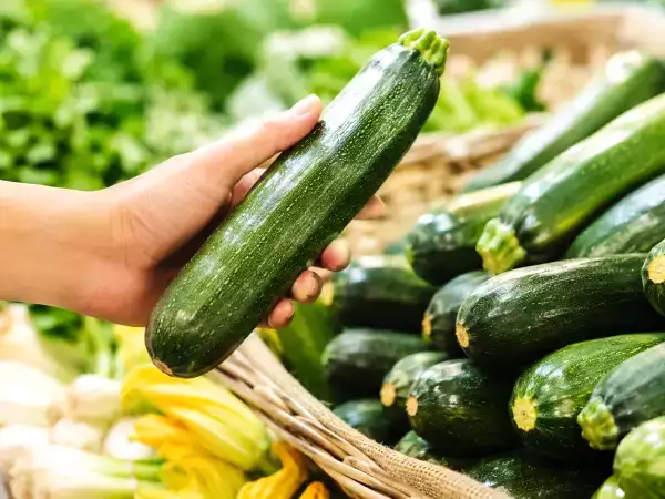 Courgettes au supermarché : les indices faciles pour repérer celles qui sont vraiment fraîches