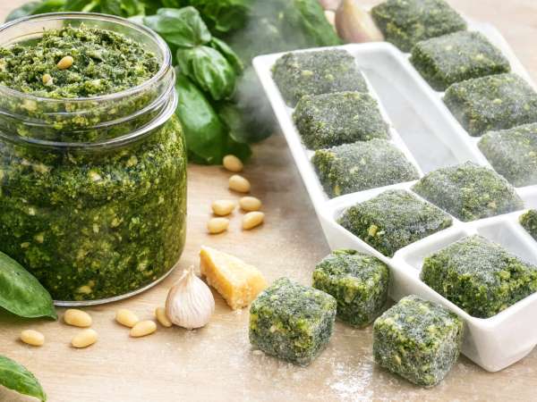 Comment congeler du pesto maison pour retrouver tout le parfum du basilic en hiver