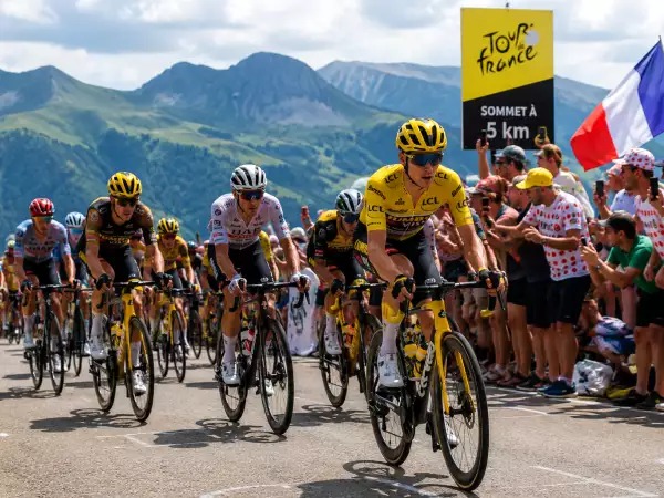Que mangent réellement les cyclistes du Tour de France pendant une étape ?