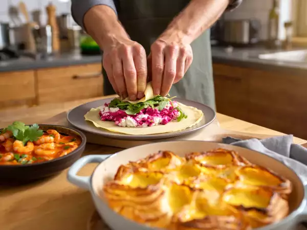 Menu du jour, 11 août : crêpes roulées à la betterave, curry de crevettes et pasteis de nata géant