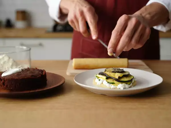 Menu végétarien, 6 août : biscuits salés, tarte courgette et gâteau chocolat vanille