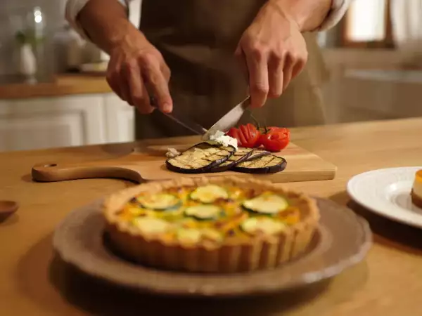 Menu végétarien, 13 août : aubergines grillées, quiche de courgette et crème catalane