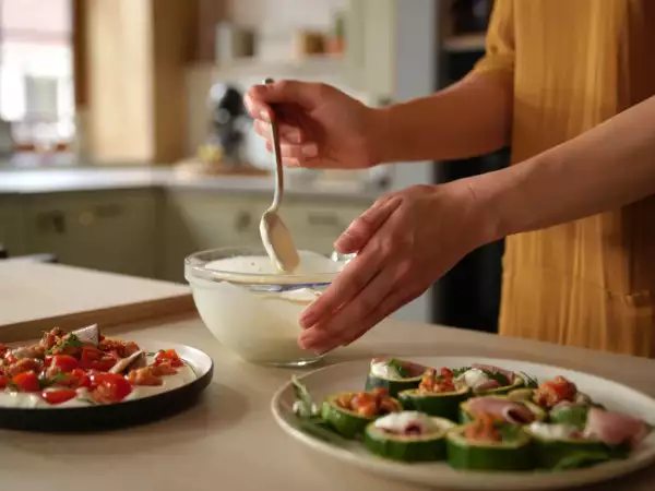 Menu sans gluten, 4 août : roulés, des courgettes farcies et une glace à la fraise
