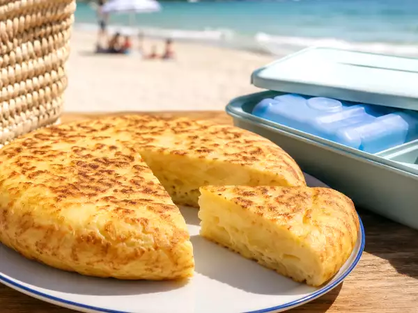 Peut-on emporter une omelette aux pommes de terre à la plage ? Oui, mais pas n’importe comment