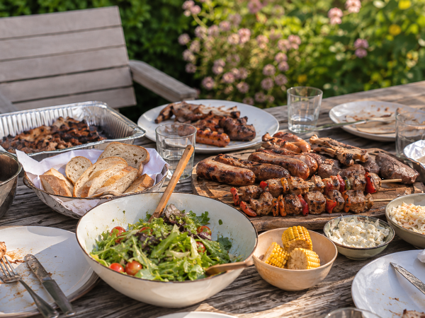 Après un barbecue, ne laissez jamais les restes sur la table au-delà de cette durée...