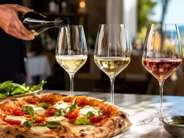 Vous servez une pizza ce soir ? Ne choisissez pas votre vin au hasard !