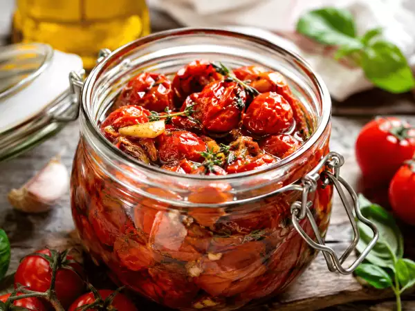Tomates cerises trop mûres : les méthode simple sans gaspillage pour les conserver plusieurs semaines