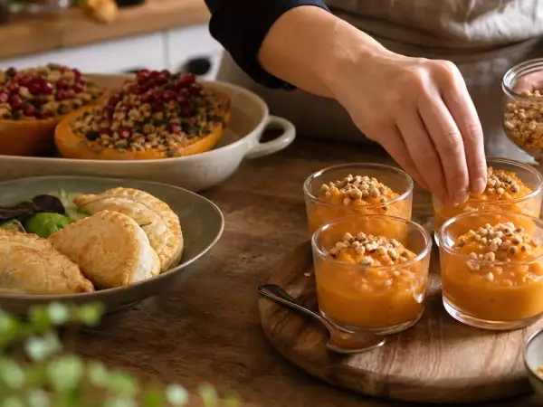 Menu végétarien, 22 septembre : chaussons gourmands, butternut colorée et compote vitaminée