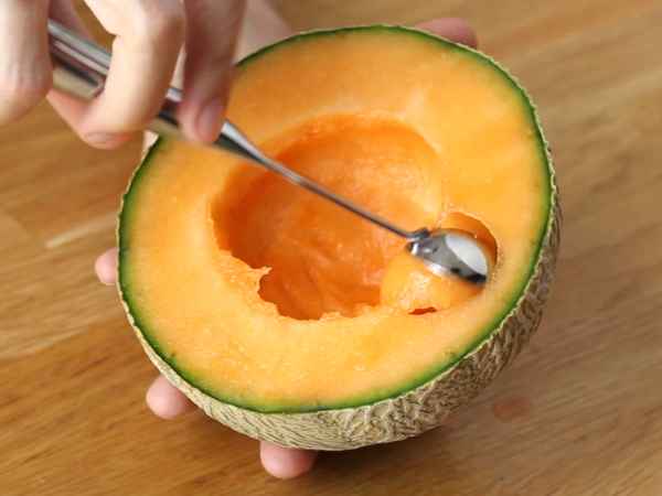 Les astuces des primeurs pour choisir à coup sûr un melon parfaitement sucré et juteux.