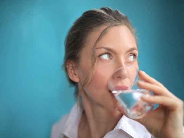 Pourquoi vous ne buvez probablement pas assez d’eau et comment y remédier