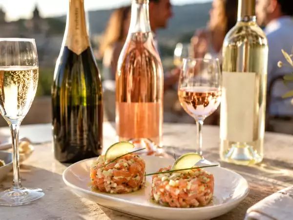 Quel vin français servir à l’apéritif ? Les choix simples selon ce que vous mangez