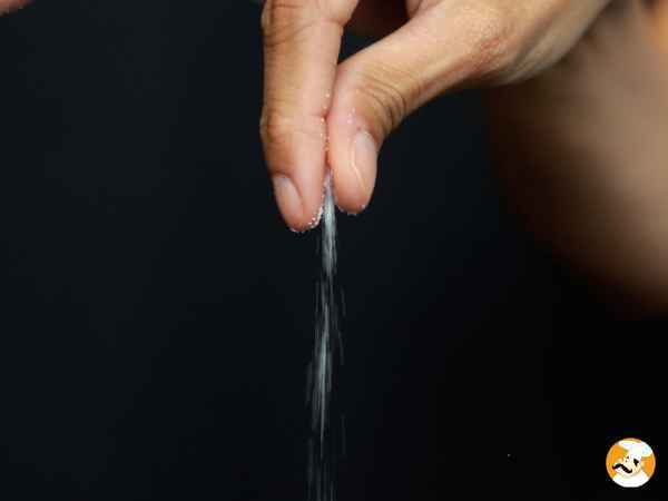 Une pincée de sel fait toute la différence : pourquoi l'ajouter au lait?