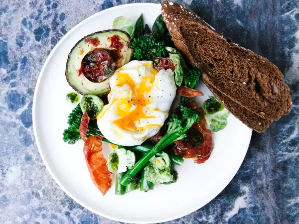 Petit-déjeuner avant un Hyrox : que manger et quand le prendre pour maximiser vos performances le jour J