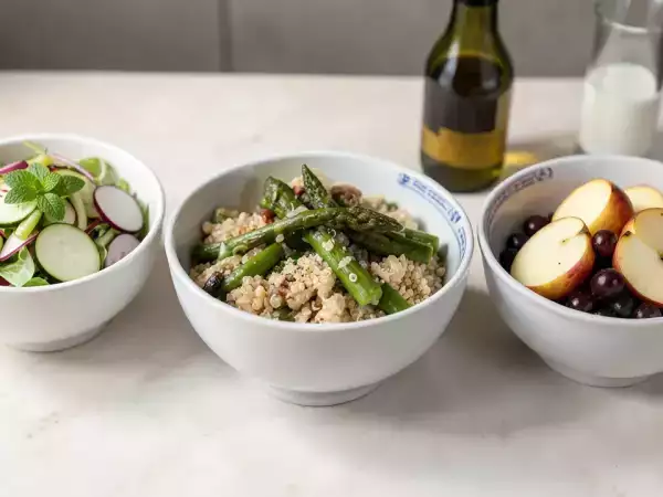 Menu végétarien, 7 octobre : salade croquante de courgette crue, asperges rôties accompagnées de quinoa, pommes au four aux raisins secs