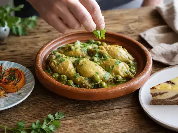 Menu du jour, 25 octobre : roses de carotte, tajine de poulet et flan marbré