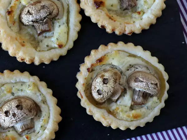 Ces petites tartelettes aux champignons sont parfaites pour l’apéro d’Halloween