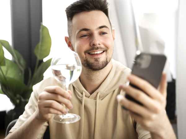 Pourquoi des milliers de personnes adoptent le mode de vie sans alcool