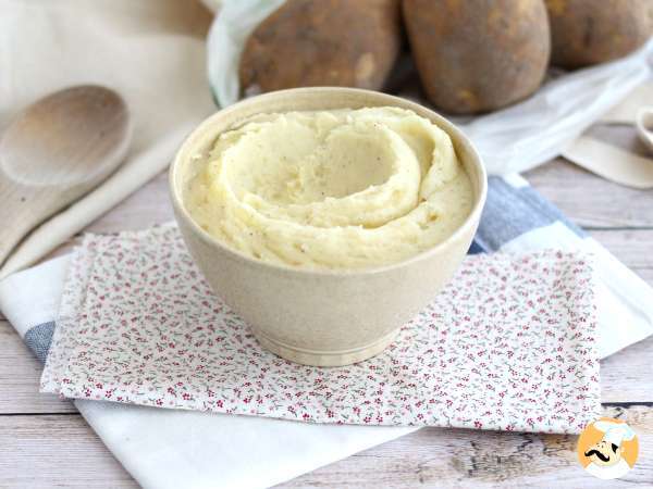 C’est la purée de pommes de terre la plus copiée, mais jamais égalée : la recette de Joël Robuchon dévoilée pas à pas