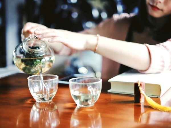 Comment contrôler l'anxiété sans médicaments? Découvrez 8 puissants calmants naturels qui favorisent la détente et le bien-être!