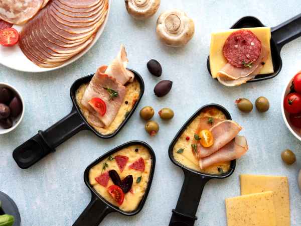 3 raisons qui vous feront choisir la raclette pour le repas du Nouvel An !