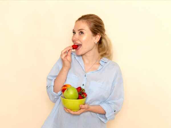 Matin, midi ou soir : quand faut-il vraiment manger des fruits?