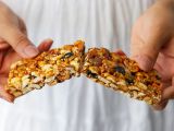 Dossiers: Faut-il craquer pour les barres protéinées ? Ce qu’elles apportent vraiment (et ce qu’elles cachent)