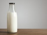Dossiers: Pourquoi il ne faut plus ranger votre lait dans la porte du frigo