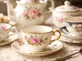 Dossiers: Porcelaine de famille : l'erreur toute simple qui bousille les tasses de votre grand-mère (et comment l'éviter)
