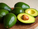 Comment faire mûrir un avocat plus rapidement ? Voici les astuces simples pour ne plus attendre des jours
