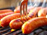 Dossiers: Faut-il percer les saucisses avant cuisson ? L’erreur que beaucoup font sans le savoir