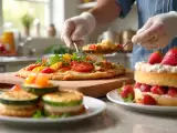 Dossiers: Menu du jour, 6 mai : un délice de courgettes, tomates farcies et charlotte aux fraises