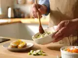 Dossiers: Menu du jour, 28 mai : une explosion de saveurs avec feta, courgettes et abricots