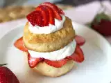 Dossiers: Découvrez le Strawberry Shortcake : le dessert printanier qui enchante toute l'Amérique