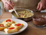 Dossiers: Menu du jour, 1 juin : des roulés feuilletés au fromage, des pâtes savoureuses et une mousse au chocolat irrésistible