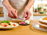 Dossiers: Menu du jour, 5 juin : une fraîcheur printanière avec chèvre, saumon et banoffee
