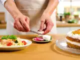 Dossiers: Menu du jour, 5 juin : une fraîcheur printanière avec chèvre, saumon et banoffee