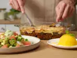 Dossiers: Menu du jour, 22 juin : une fraîcheur estivale avec tartare, moussaka et sorbet citron