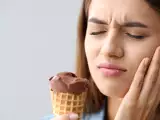 Dossiers: Dents sensibles au froid : quelles astuces maison fonctionnent vraiment pour calmer la douleur ?